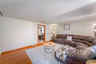 31 Farmcrest Dr, Cecil, PA 15321 - Photo 5