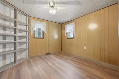 180 Franklin Ave, Vandergrift, PA 15690 - Photo 9