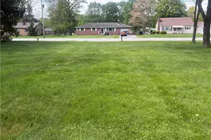 1040 S Hermitage Rd, Hermitage, PA 16148 - Photo 43