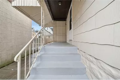 620 Broadway Ave, Stowe Township, PA 15136 - Photo 17