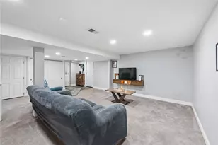 5667 Janet Dr, Bethel Park, PA 15236 - Photo 19
