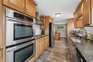 5667 Janet Dr, Bethel Park, PA 15236 - Photo 7