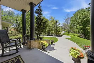 117 Windwood Heights Dr, Cranberry Township, PA 16066 - Photo 3