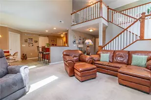 425 Chestnut Ln, Allegheny Township, PA 15613 - Photo 7