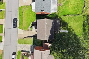3215 Shadyway Dr, Pittsburgh, PA 15227 - Photo 25