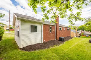 2416 N Meadowcroft, Pittsburgh, PA 15216 - Photo 29