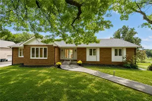 2343 Golfview Dr, Pittsburgh, PA 15241 - Photo 1