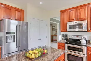 4007 Lakeview Ln, Mt Pleasant Twp, PA 15057 - Photo 17