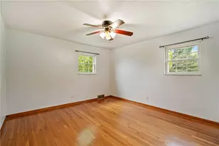 124 Clover Dr, Center Township, PA 15061 - Photo 17