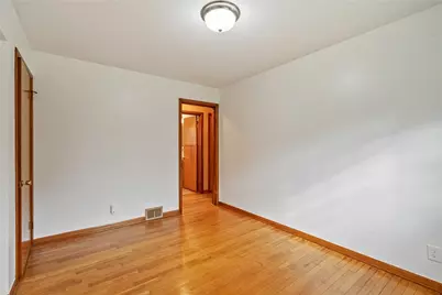 124 Clover Dr, Center Township, PA 15061 - Photo 11