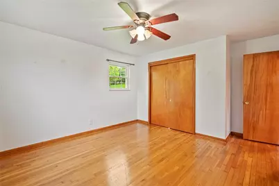 124 Clover Dr, Center Township, PA 15061 - Photo 19