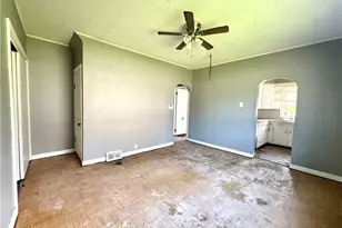 46 High St, Union Township, PA 16101 - Photo 7