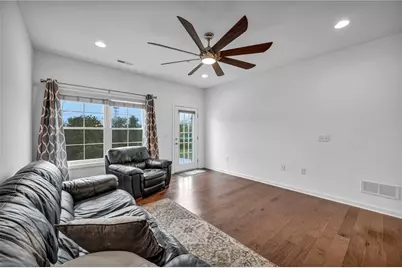 2013 Cool Springs Dr, Bethel Park, PA 15234 - Photo 9