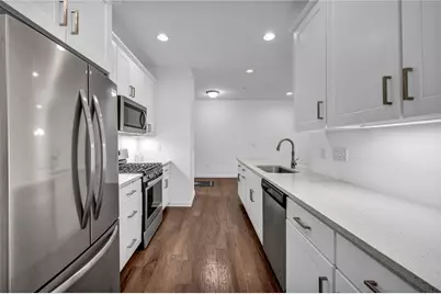 2013 Cool Springs Dr, Bethel Park, PA 15234 - Photo 5