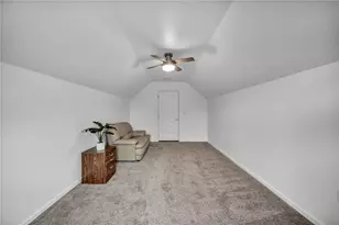 2013 Cool Springs Dr, Bethel Park, PA 15234 - Photo 31