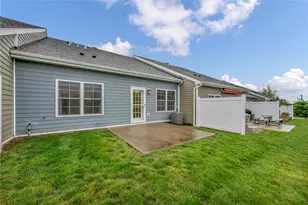 2013 Cool Springs Dr, Bethel Park, PA 15234 - Photo 39