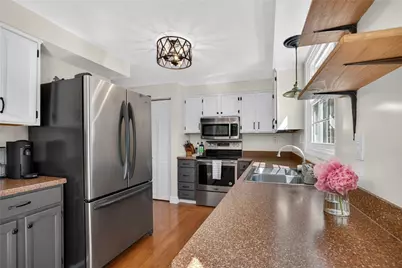 5885 Dalmatian Dr, Bethel Park, PA 15102 - Photo 15