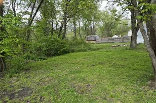 27 Manor Dr, Smith Township, PA 15019 - Photo 11