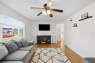 1012 Garden Pl, Pittsburgh, PA 15116 - Photo 9