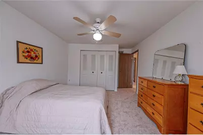 352 Hawthorn Ct, Ross Twp, PA 15237 - Photo 15