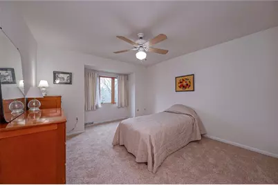 352 Hawthorn Ct, Ross Twp, PA 15237 - Photo 13
