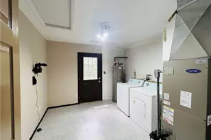 380 Oak St Ext, Pulaski Township, PA 16159 - Photo 17