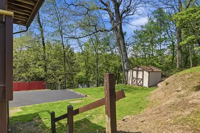909 Mount Hood Dr, Pittsburgh, PA 15239 - Photo 33