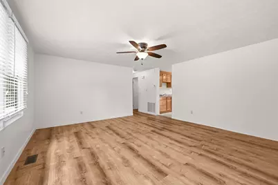 909 Mount Hood Dr, Pittsburgh, PA 15239 - Photo 5