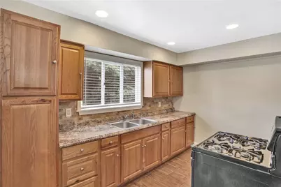 314 Grove St, McKees Rocks, PA 15136 - Photo 13