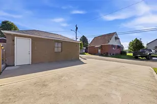 1060 Pacific Ave, Brackenridge, PA 15014 - Photo 35
