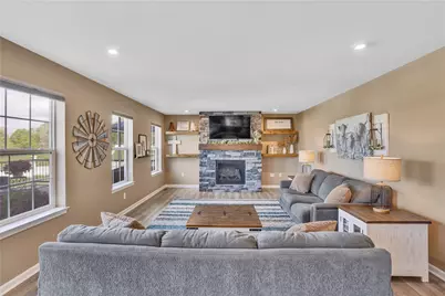 117 Hawthorne Dr, Connoquenessing Boro, PA 16033 - Photo 9