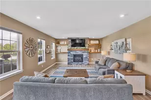 117 Hawthorne Dr, Connoquenessing Boro, PA 16033 - Photo 9