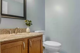 622 Sarah Ct, Cranberry Township, PA 16066 - Photo 5