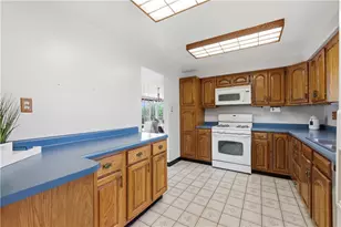 126 Bellpark Dr, Ross Twp, PA 15229 - Photo 9