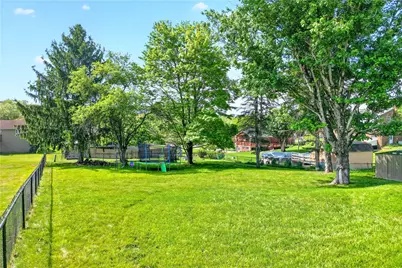 4 Meadowcrest Dr, Cecil, PA 15321 - Photo 37