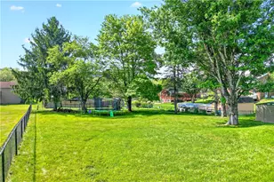 4 Meadowcrest Dr, Cecil, PA 15321 - Photo 37