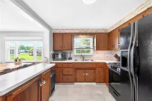 4 Meadowcrest Dr, Cecil, PA 15321 - Photo 13