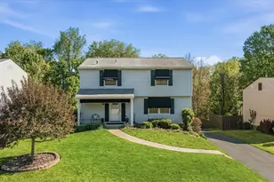 125 Oakhaven Dr, Economy, PA 15042 - Photo 1