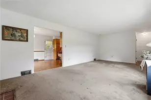 215 Edgewood Dr, Buffalo Township, PA 16055 - Photo 13
