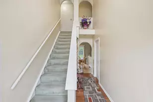 301 Holly Ridge Dr, Pittsburgh, PA 15116 - Photo 3