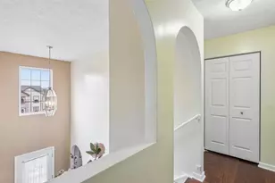 301 Holly Ridge Dr, Pittsburgh, PA 15116 - Photo 11