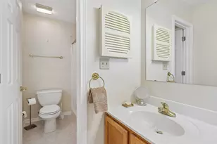 301 Holly Ridge Dr, Pittsburgh, PA 15116 - Photo 15