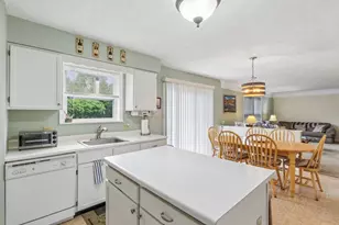301 Holly Ridge Dr, Pittsburgh, PA 15116 - Photo 7