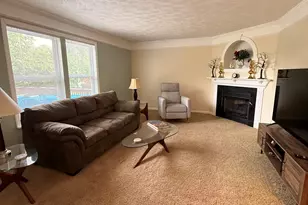 301 Holly Ridge Dr, Pittsburgh, PA 15116 - Photo 9