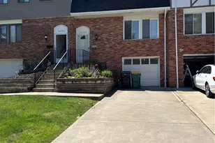 4432 Laurel Oak Dr, Hampton, PA 15101 - Photo 1