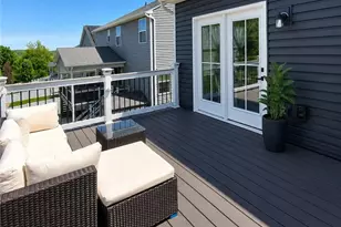 203 Foxtail Cir, Kennedy Township, PA 15108 - Photo 5