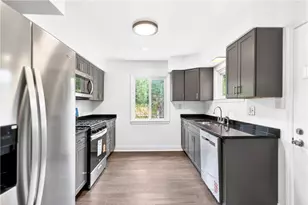 2925 Sebolt Rd, South Park, PA 15129 - Photo 7