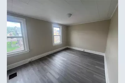 1127 Maplewood Ave, Ambridge, PA 15003 - Photo 15