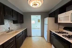 1902 Loretta Dr, Pittsburgh, PA 15235 - Photo 9