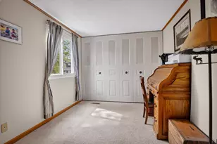 400 Redrome Cir E, Bridgeville, PA 15017 - Photo 23